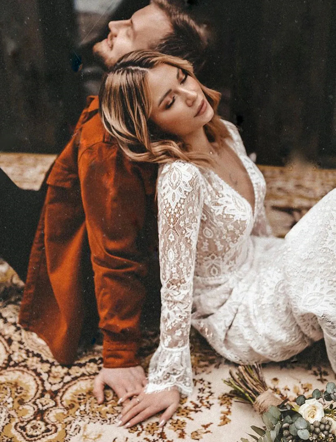 Luolandi A-Line Fall Wedding Dresses Ankle Length Vintage Little White Dresses Long Sleeve V Neck Chiffon Outdoor Bridal Gowns