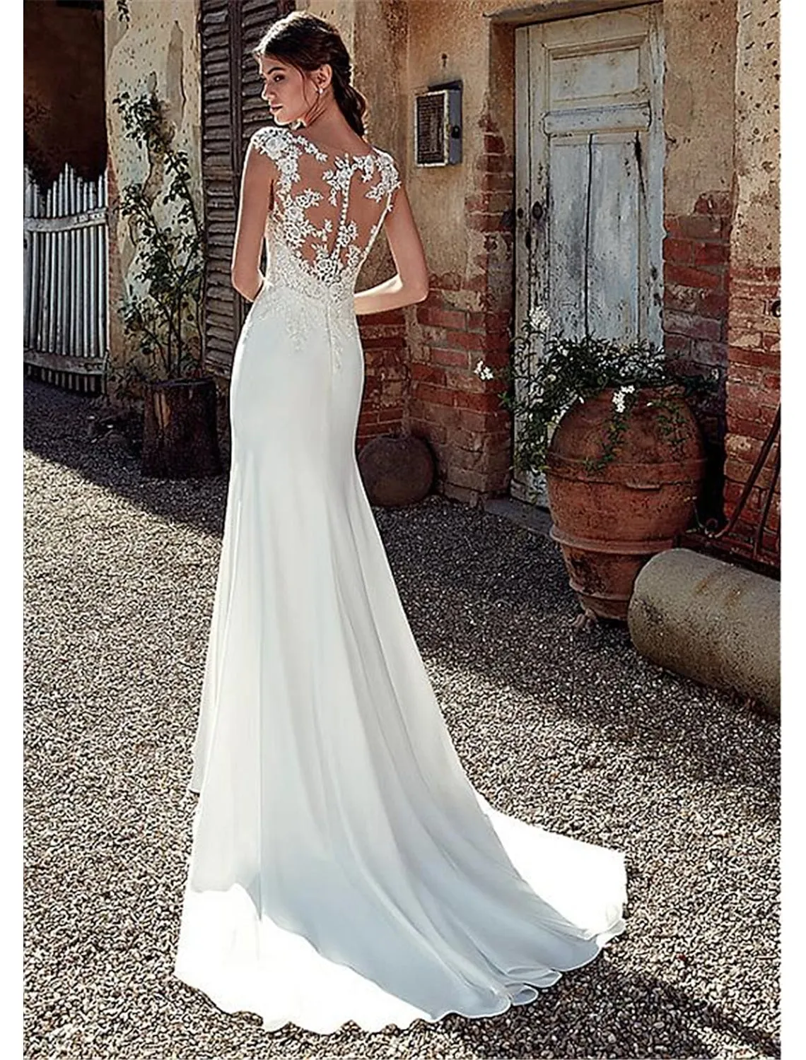 Luolandi Beach Open Back Wedding Dresses Mermaid / Trumpet Illusion Neck Cap Sleeve Court Train Chiffon Outdoor Bridal Gowns With Appliques Fall Wedding Party