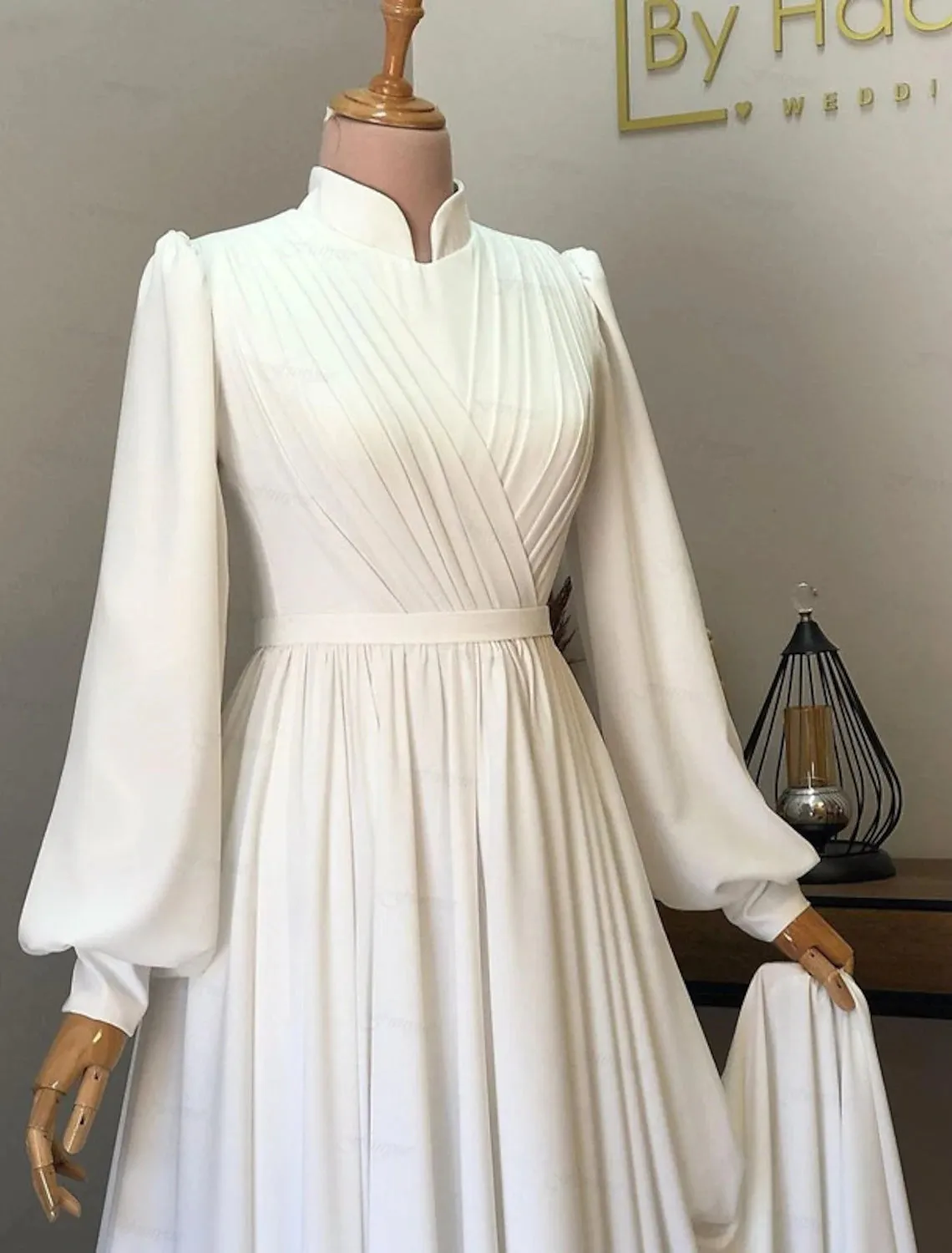 Luolandi Hall Vintage 1940s / 1950s Casual Fall Wedding Dresses A-Line High Neck Long Sleeve Court Train Chiffon Bridal Gowns With Pleats Solid