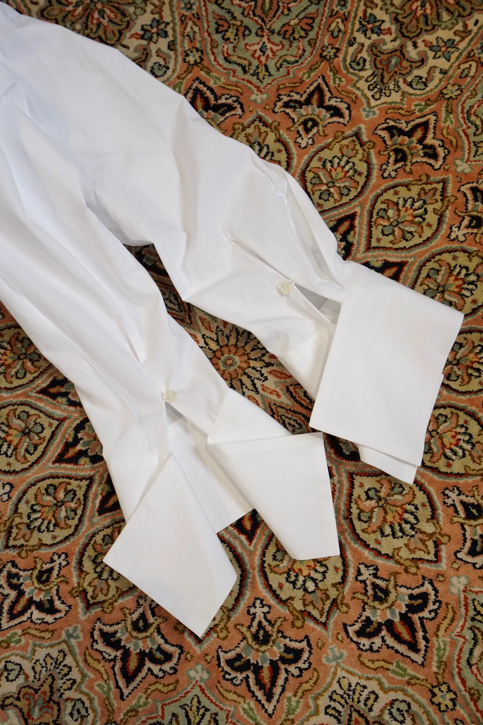 UJOH Piercing Shirts (WHITE)